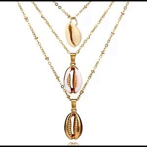 🐚 3 / $20 🐚 ❗️ Shell layered necklace 🐚